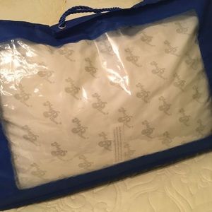 NWOT Travel Roll and Go My Pillow